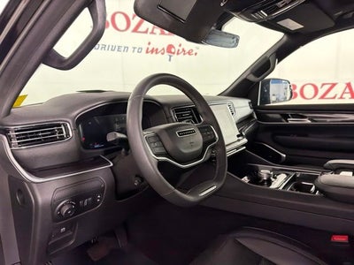 2024 Jeep Wagoneer Base