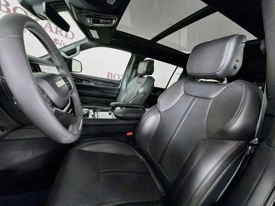 2024 Jeep Wagoneer Base