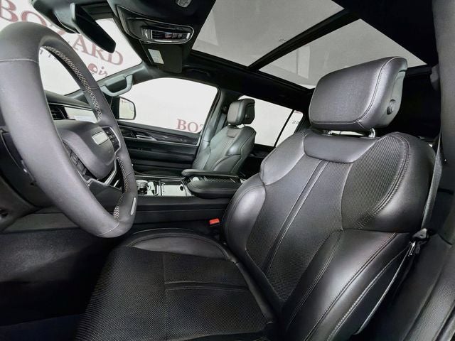 2024 Jeep Wagoneer Base