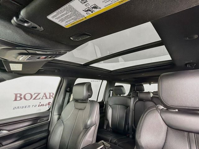 2024 Jeep Wagoneer Base