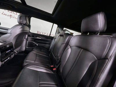 2024 Jeep Wagoneer Base