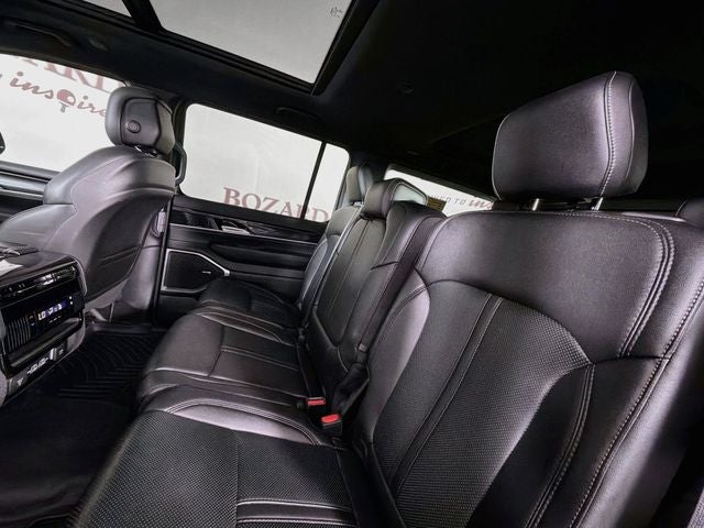 2024 Jeep Wagoneer Base