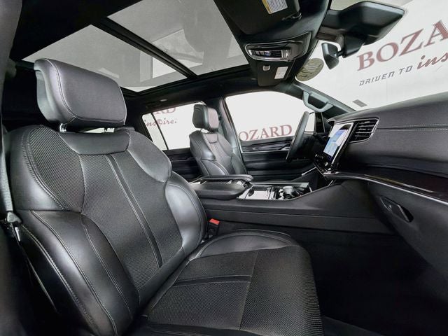 2024 Jeep Wagoneer Base