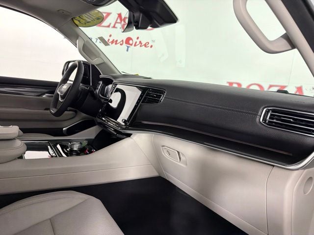 2023 Jeep Wagoneer Base