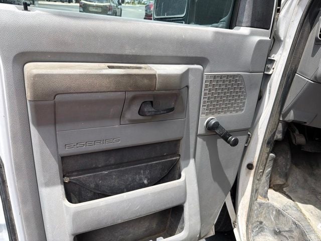 2016 Ford E-350SD Base Cutaway