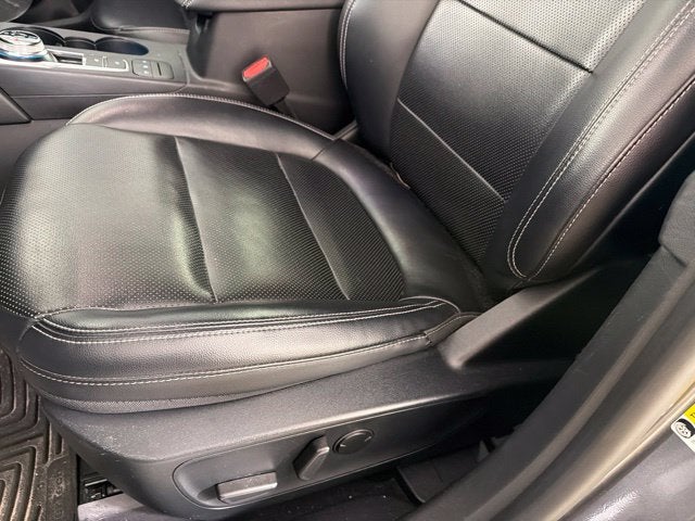 2021 Ford Escape Hybrid Titanium