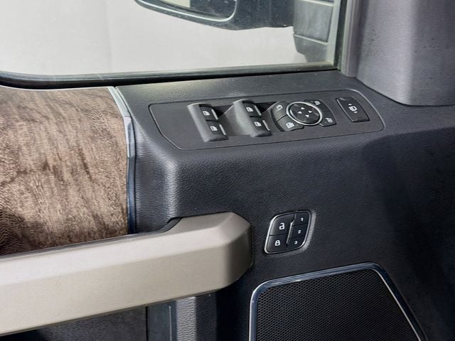 2017 Ford F-350SD Lariat DRW