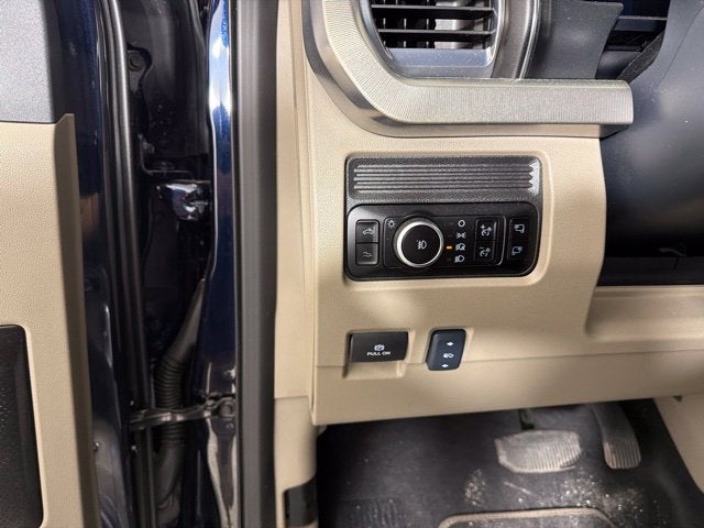 2025 Ford F-450SD Platinum DRW