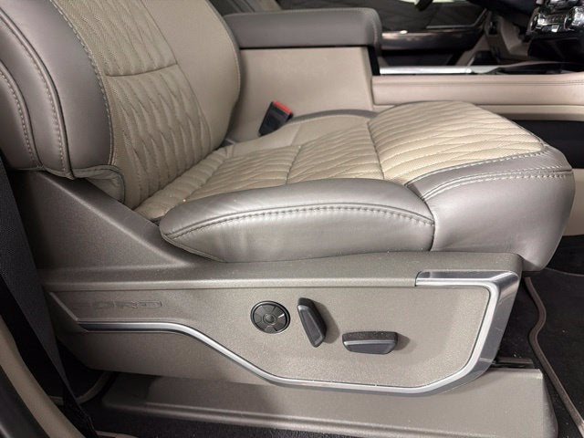 2025 Ford F-450SD Platinum DRW