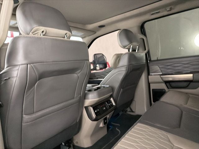 2025 Ford F-450SD Platinum Plus