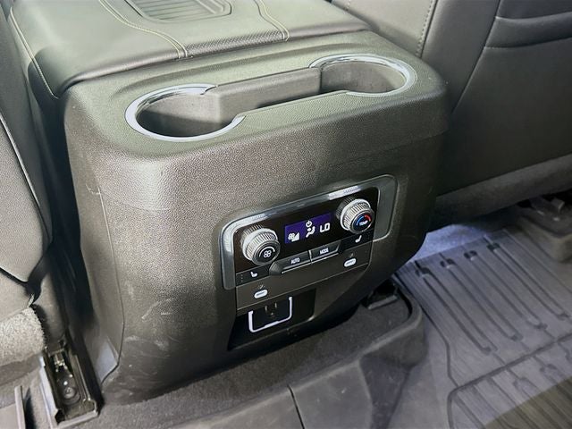 2022 GMC Yukon XL AT4