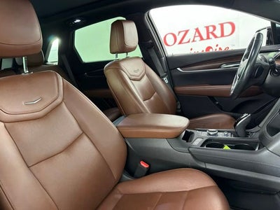 2022 Cadillac XT5 Premium Luxury
