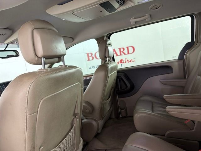 2012 Chrysler Town & Country Touring