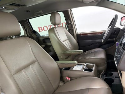 2012 Chrysler Town & Country Touring