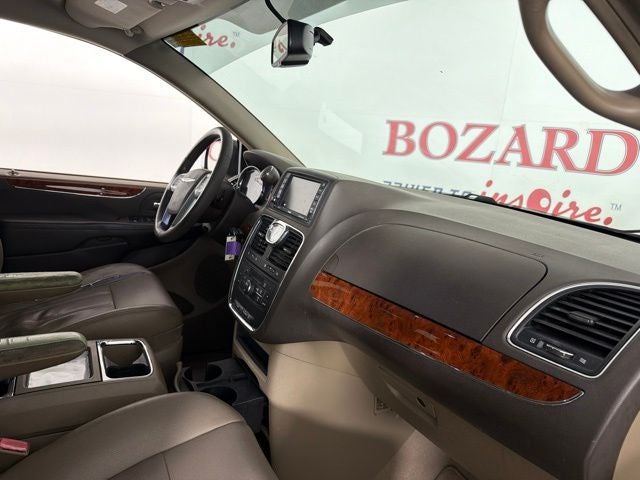 2012 Chrysler Town & Country Touring