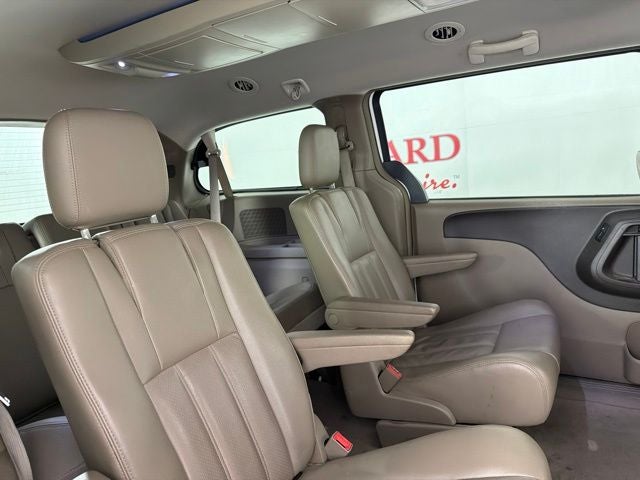 2012 Chrysler Town & Country Touring