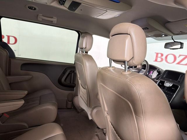 2012 Chrysler Town & Country Touring