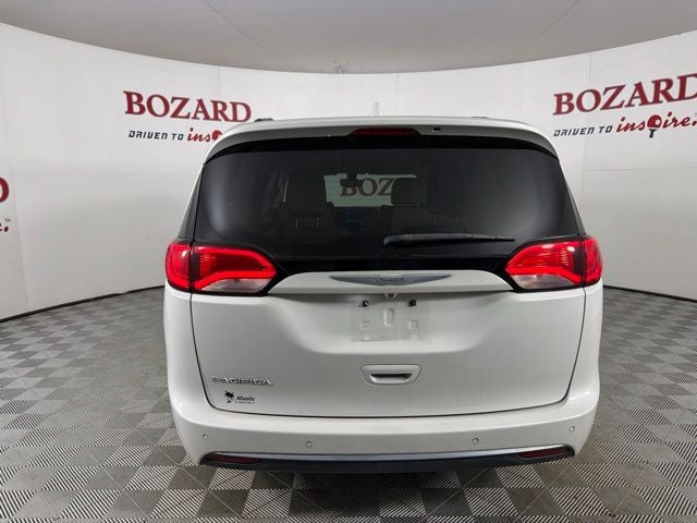 2017 Chrysler Pacifica Touring L