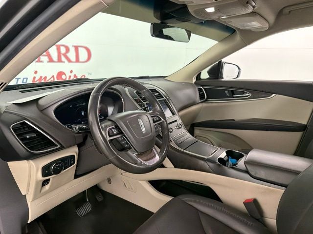 2019 Lincoln Nautilus Select