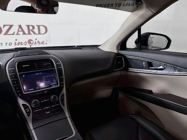 2019 Lincoln Nautilus Select