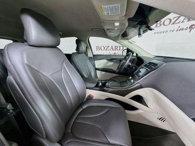 2019 Lincoln Nautilus Select