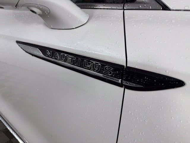 2022 Lincoln Nautilus Black Label