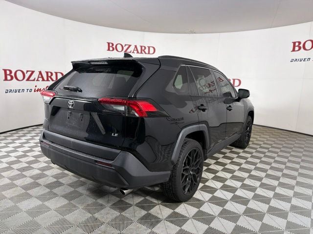 2020 Toyota RAV4 LE