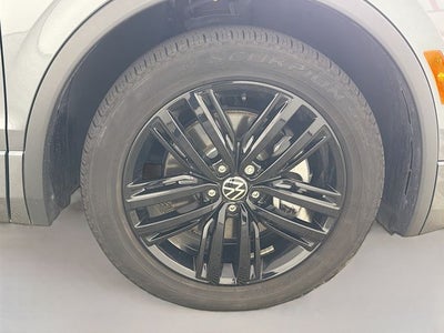 2022 Volkswagen Tiguan 2.0T SE R-Line Black
