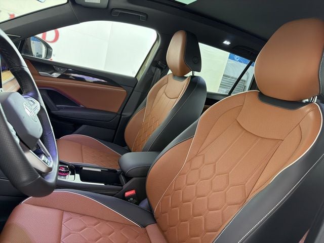 2025 Volkswagen Tiguan 2.0T SEL R-Line