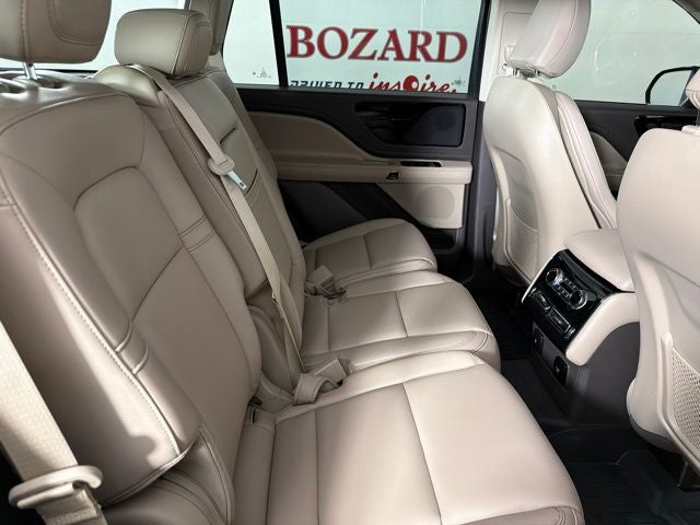 2023 Lincoln Aviator Standard