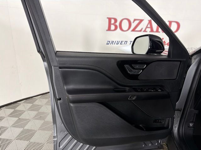 2023 Lincoln Aviator Standard