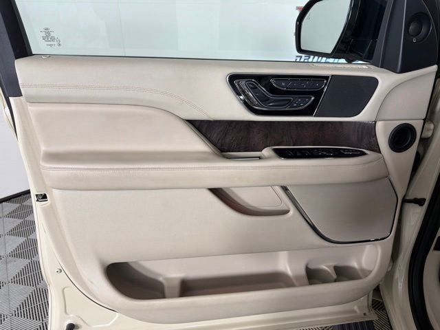 2018 Lincoln Navigator Select