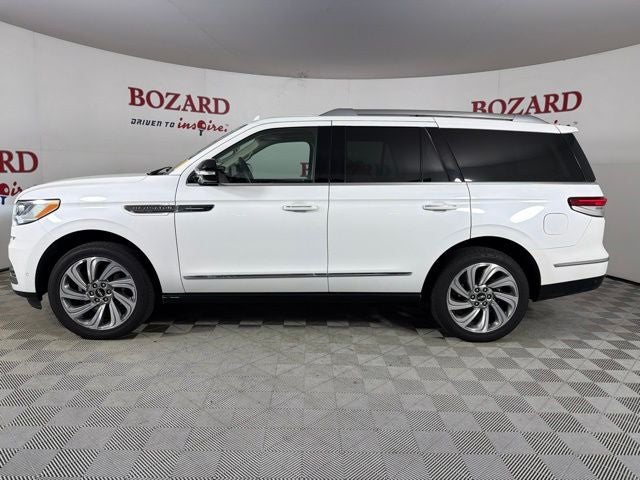 2023 Lincoln Navigator Standard