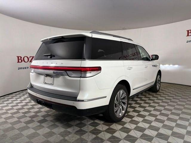 2023 Lincoln Navigator Standard