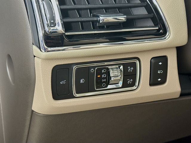 2022 Lincoln Navigator Standard