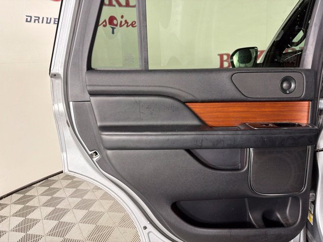 2020 Lincoln Navigator Standard