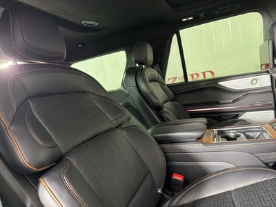 2025 Lincoln Navigator Black Label