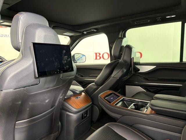 2025 Lincoln Navigator Black Label
