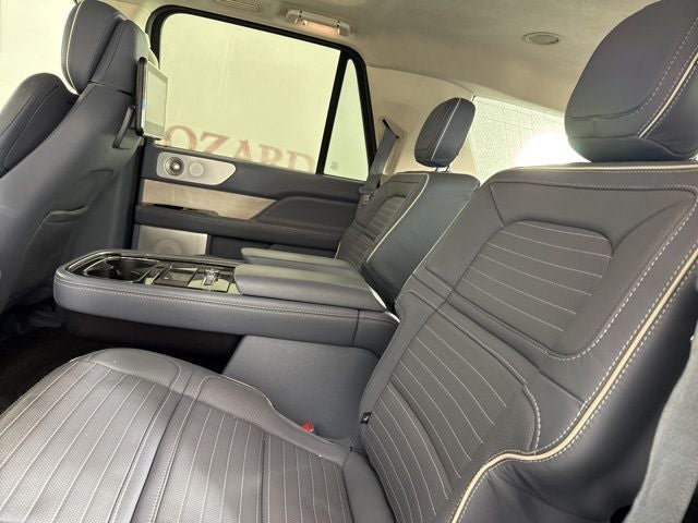 2021 Lincoln Navigator Black Label