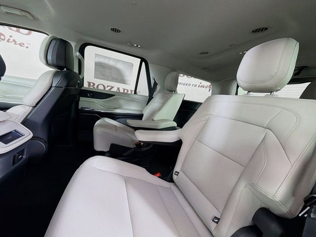 2026 Lincoln Navigator Premiere