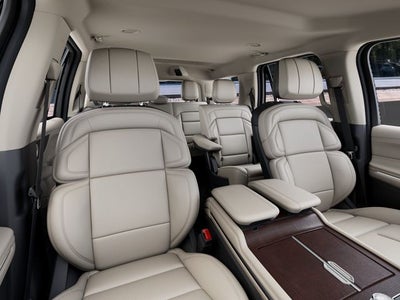 2027 Lincoln Navigator Premiere