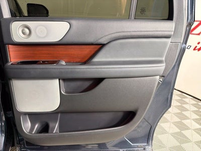 2022 Lincoln Navigator L Reserve