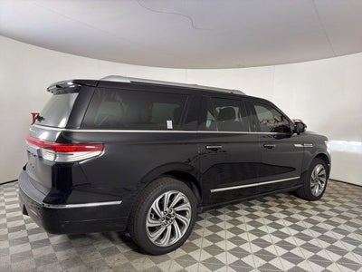2023 Lincoln Navigator L Reserve