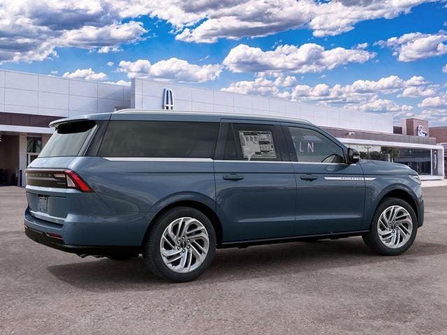 2027 Lincoln Navigator L Reserve