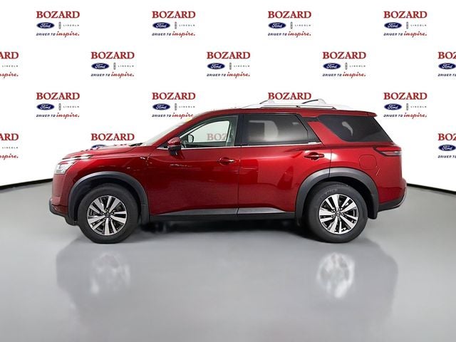 2022 Nissan Pathfinder SL