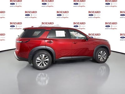 2022 Nissan Pathfinder SL