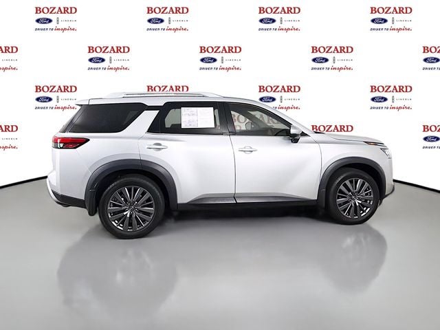 2024 Nissan Pathfinder SL