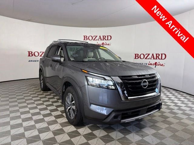 2025 Nissan Pathfinder SL