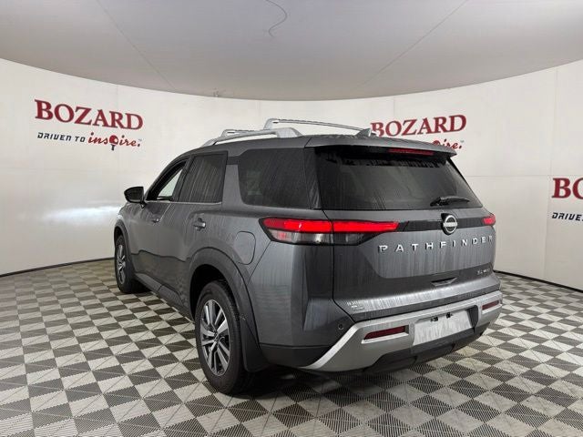 2025 Nissan Pathfinder SL