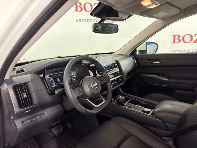 2022 Nissan Pathfinder SL